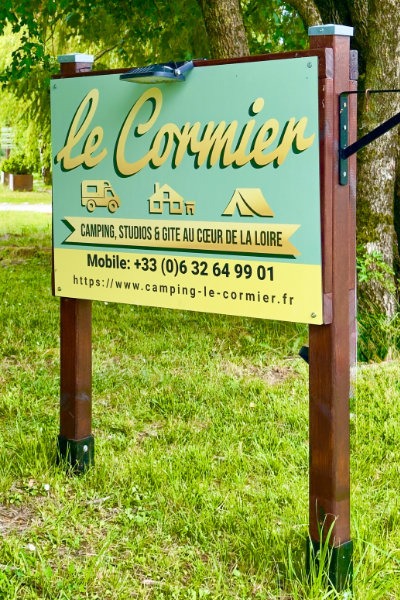 Einfahrtsschild zum Camping le Cormier